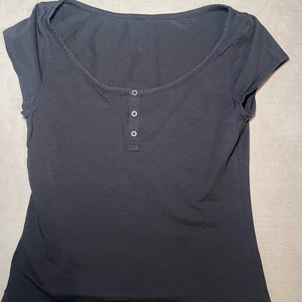 Lululemon Athletica Black Fitted Cap Sleeve T-Shirt